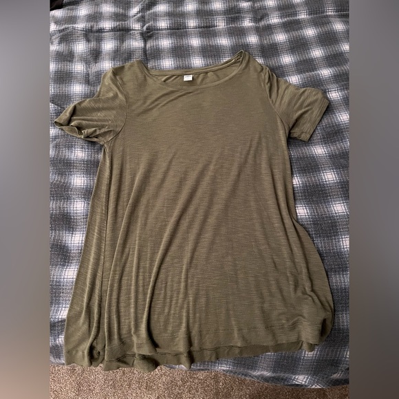 Old Navy new T-Shirt - Picture 1 of 2